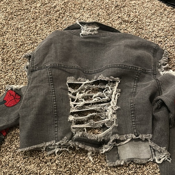 Destroyed Denim and Roses - Picture 4 of 4